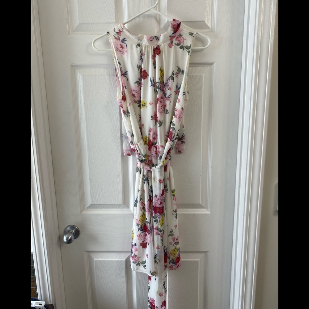Sleeveless Flowered Dress